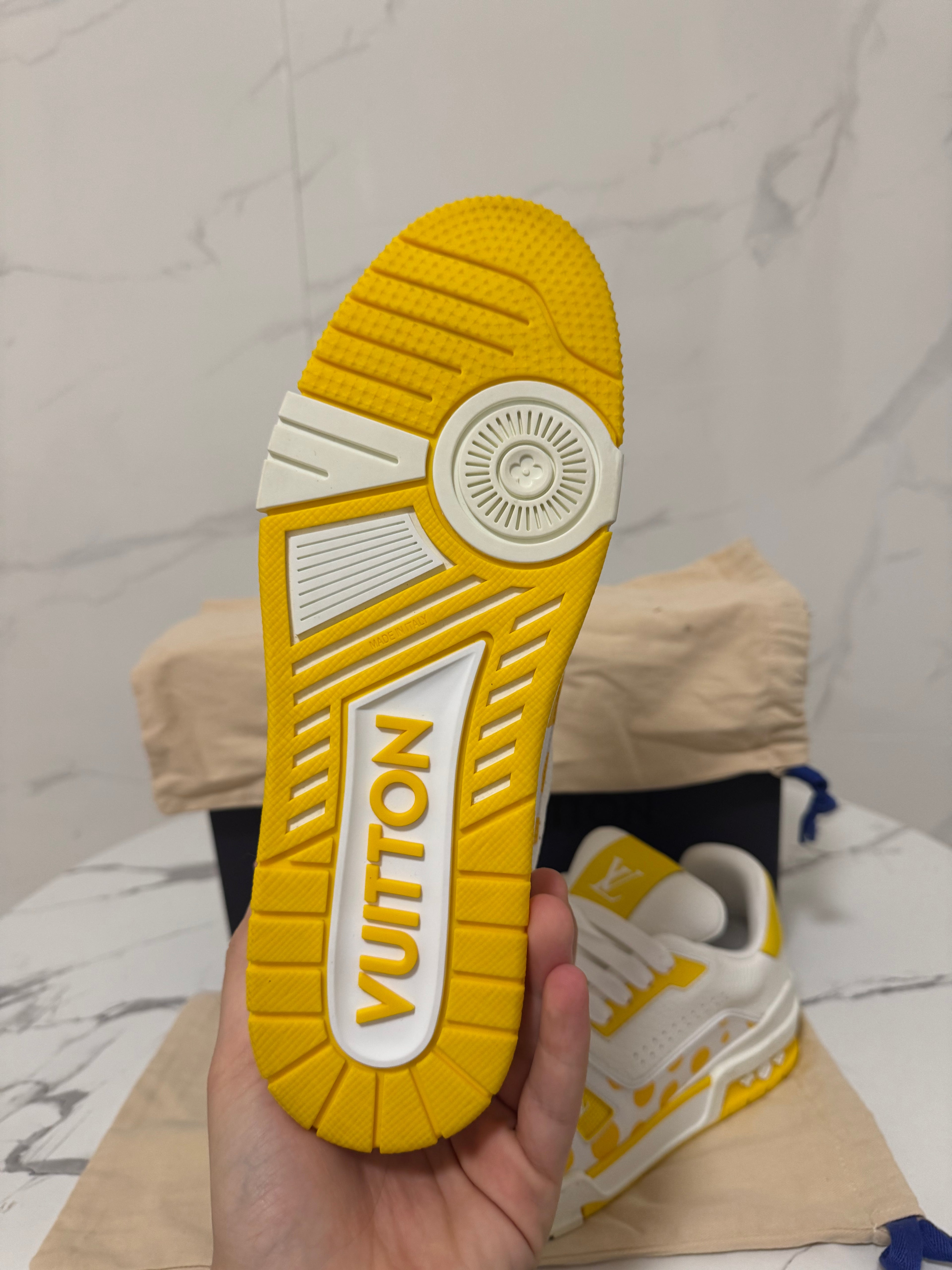 Louis vuitton trainer yayoi kusama