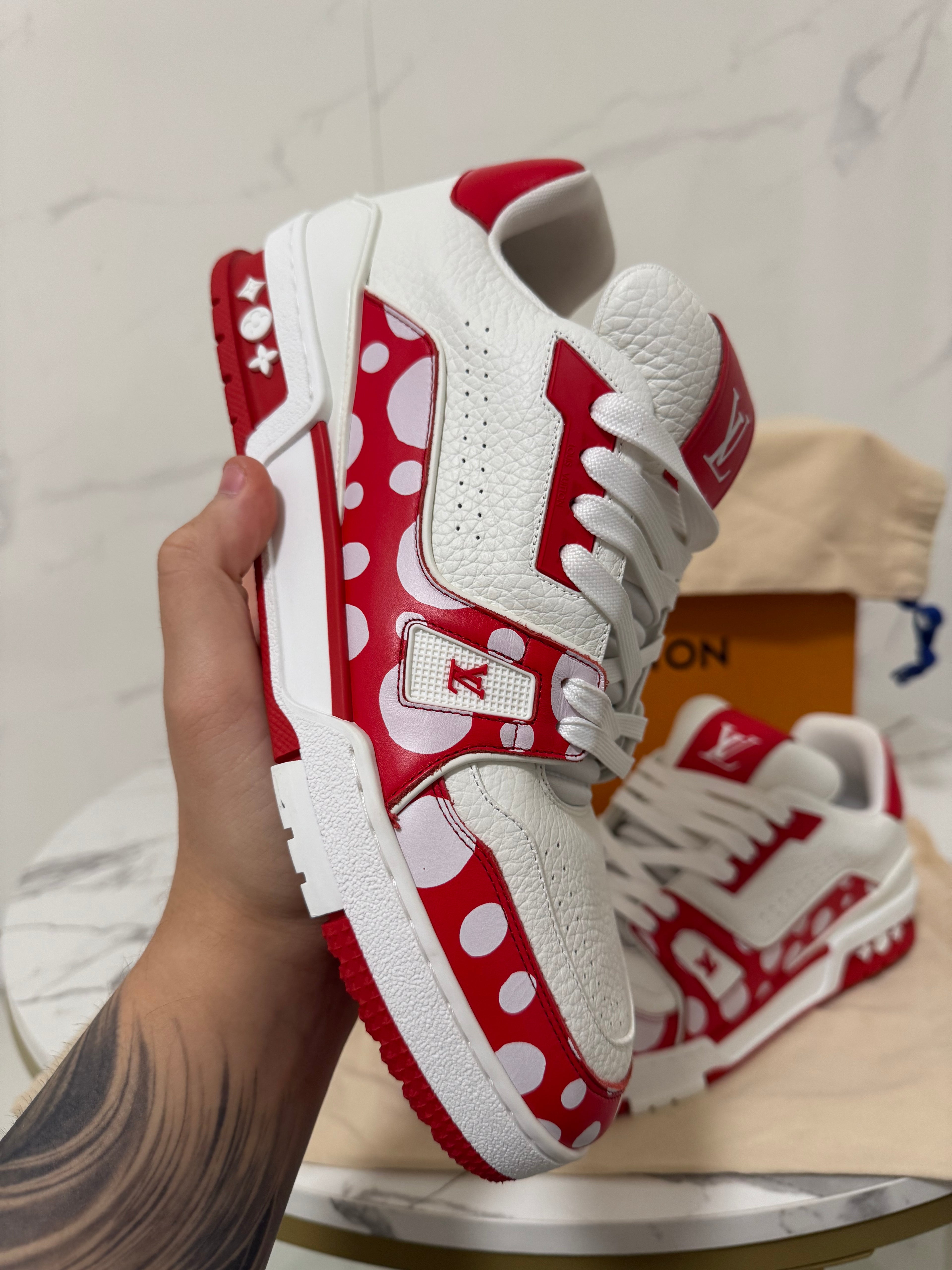 Louis vuitton trainer Yayoi kusama